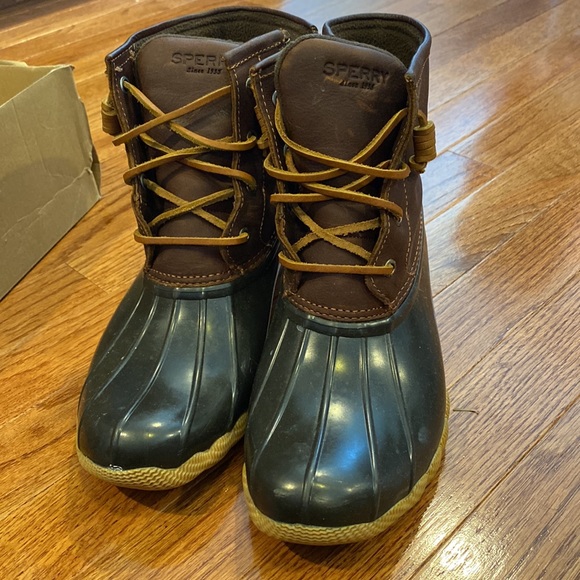 Sperry rubber boots. - Picture 4 of 5